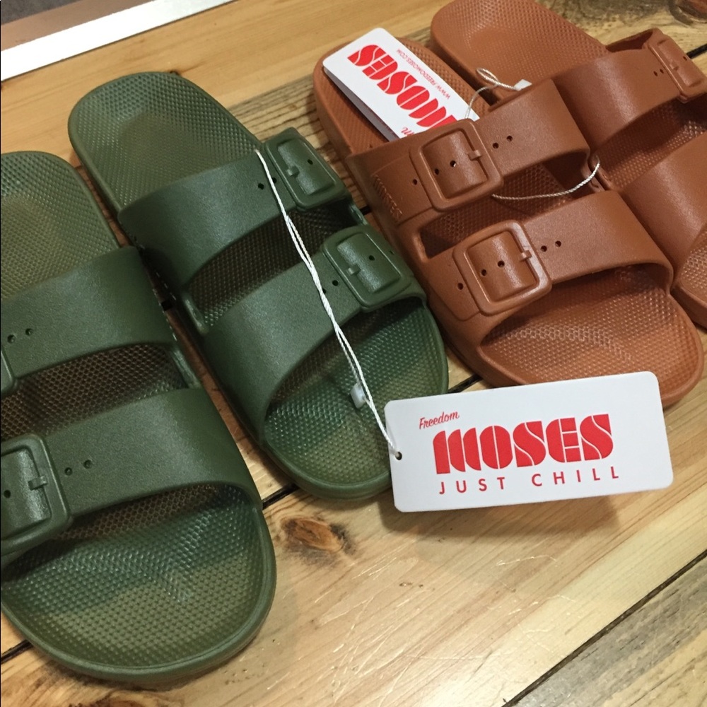 Women’s brand new sandals!!!